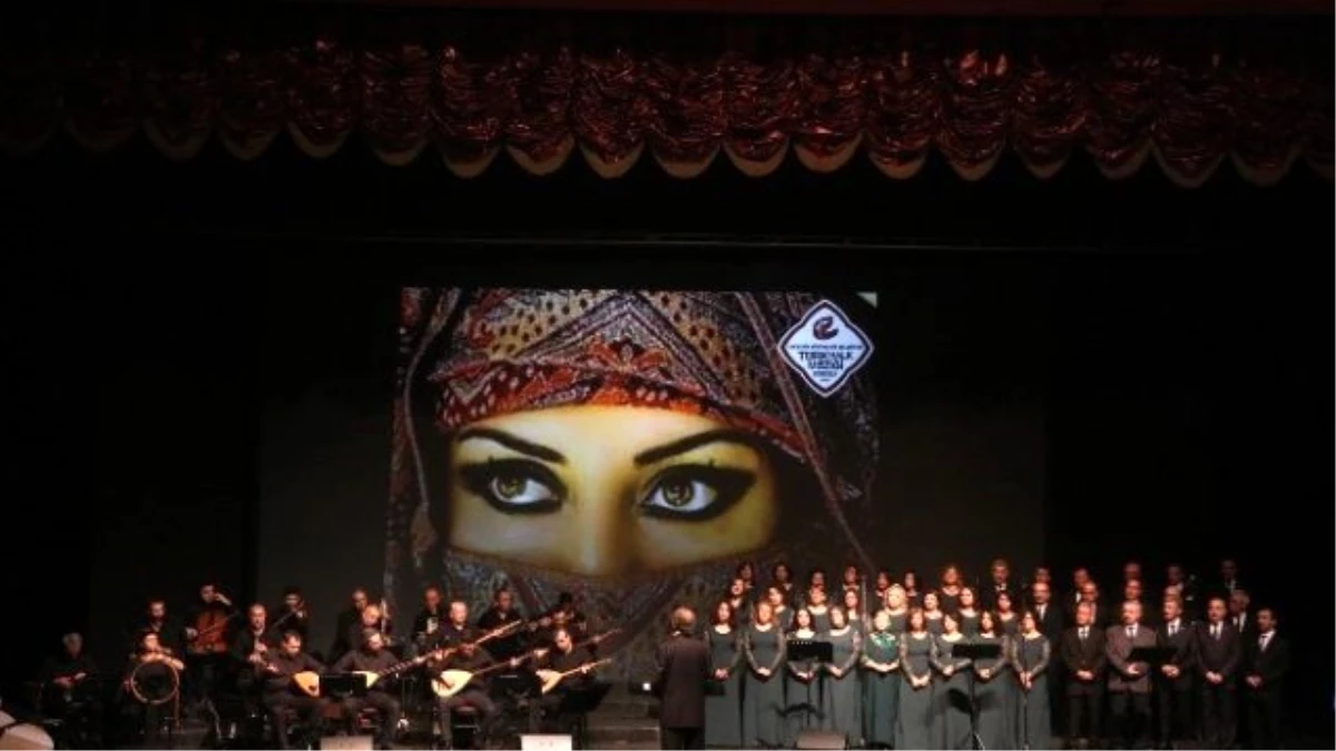 Büyükşehir Belediyesi Türk Halk Müziği Korosundan 10\'ncu Yıl Konseri