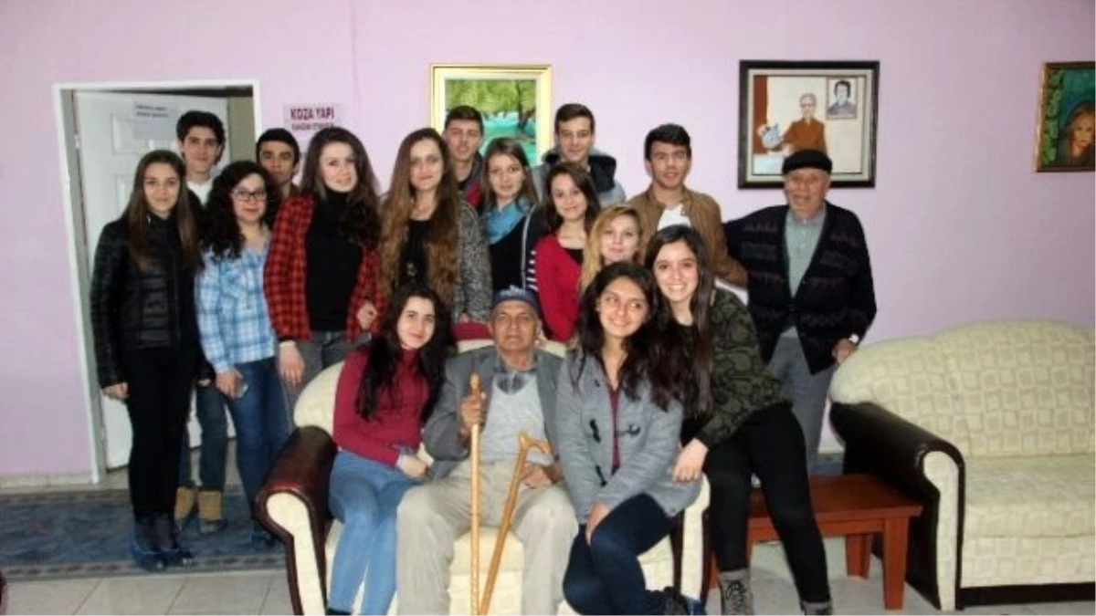 Çan Anadolu Lisesi Öğrencileri Bisev Huzurevini Ziyaret Etti