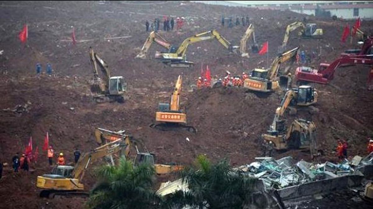 Çin'de 33 Bina Bir Anda Toprak Altında Kaldı!