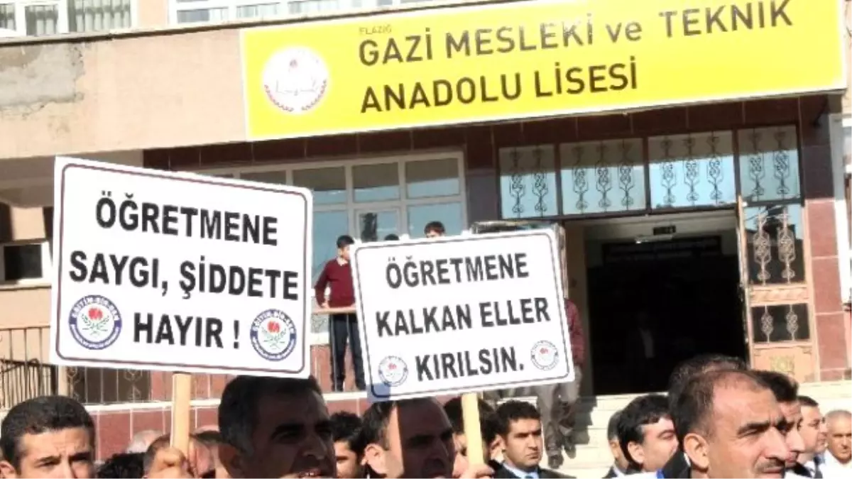 Elazığ\'da, Okul Müdür Yardımcısı Darp Edildi