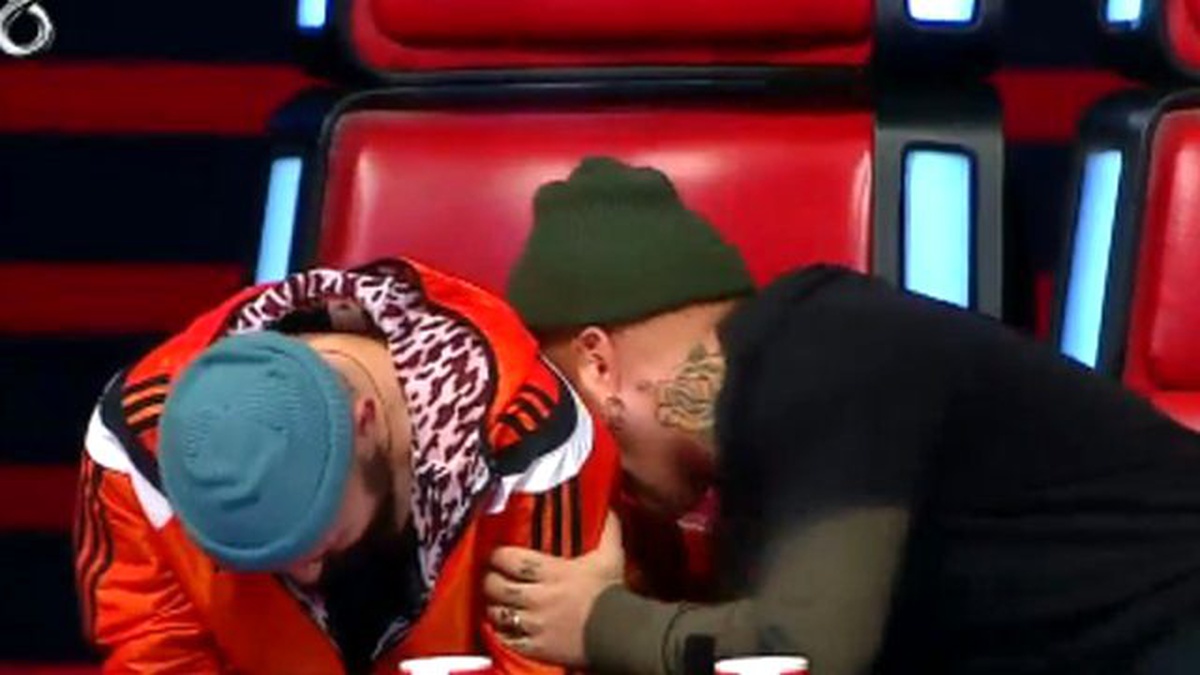 Gökhan Yine Kaşındı! Zeki Müren Şarkısına Girince Stüdyo Coştu...