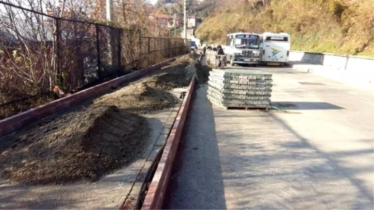 Kozlu Belediyesinin Işıklandırma Çalışmaları Sürüyor