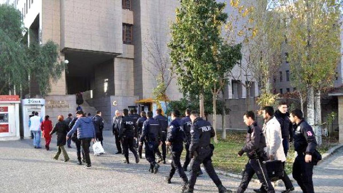Paralel Yapı\' Operasyonu Şüphelileri Adliyeye Sevk Edildi
