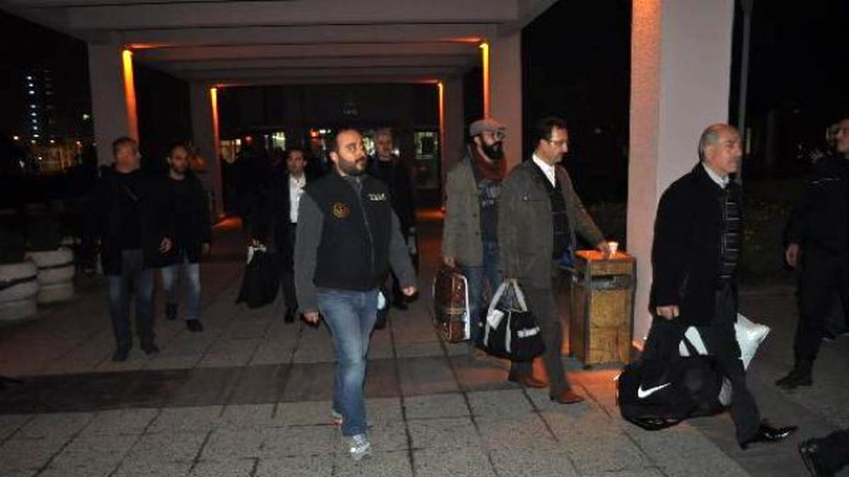 Paralel Yapı\' Operasyonu Şüphelileri Adliyeye Sevk Edildi (3)