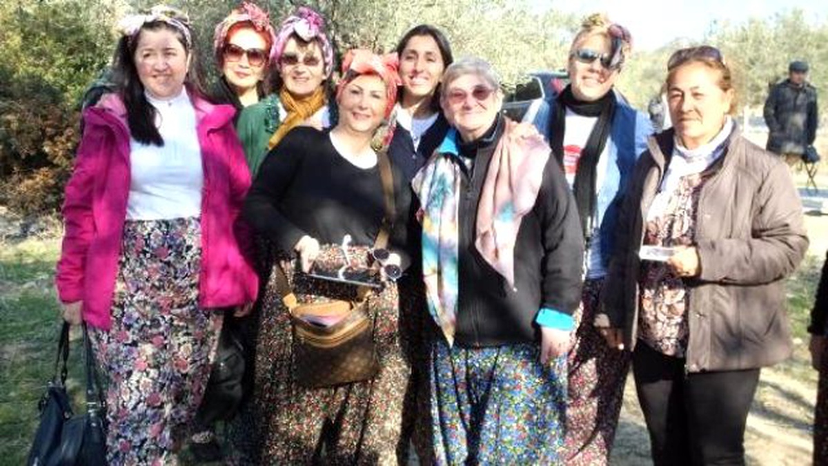 Şalvar Giyen Canan Karatay, Zeytine Doyamadı