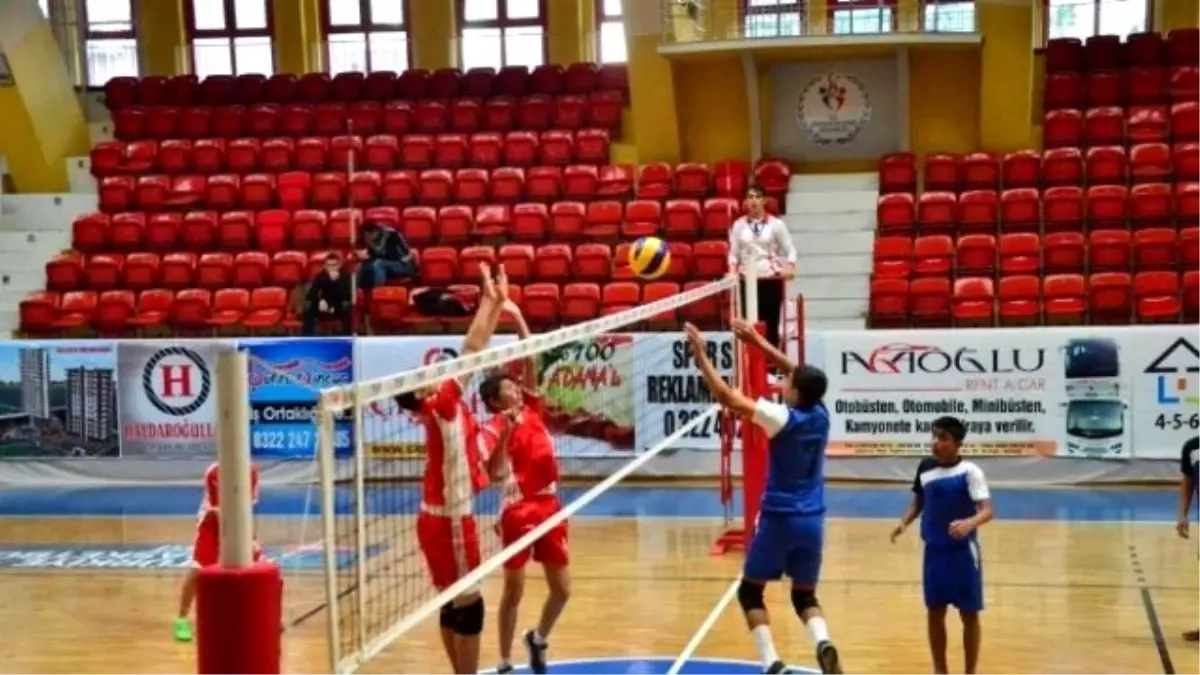 Adana\'da Okullararası Yıldız Erkekler Voleybol Müsabakaları Tamamlandı