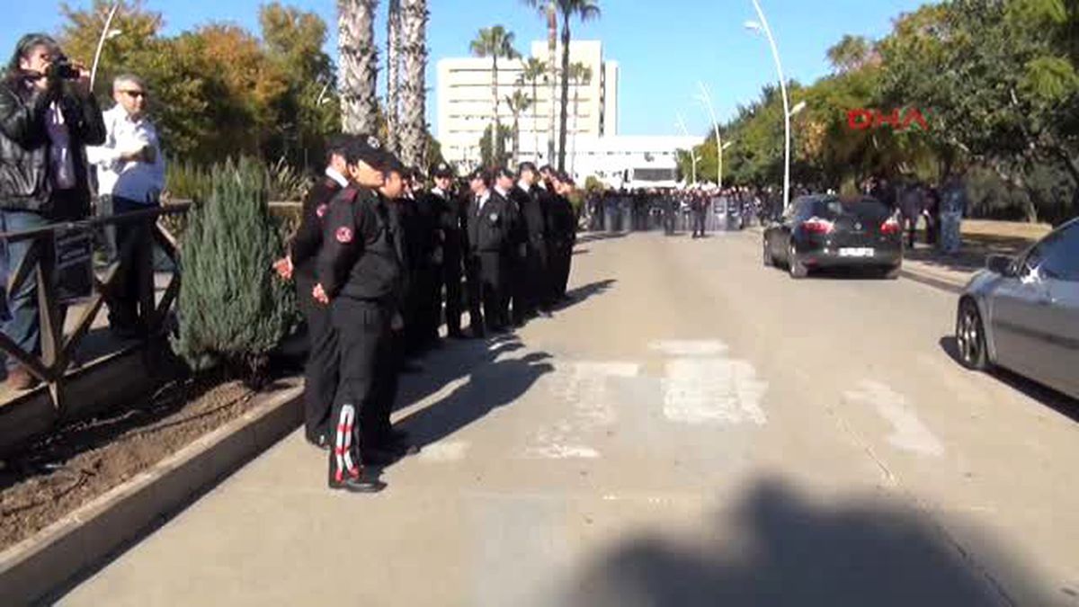 Antalya - Kampüste Sinema Salonunun Kapatılmasını Protesto Ettiler