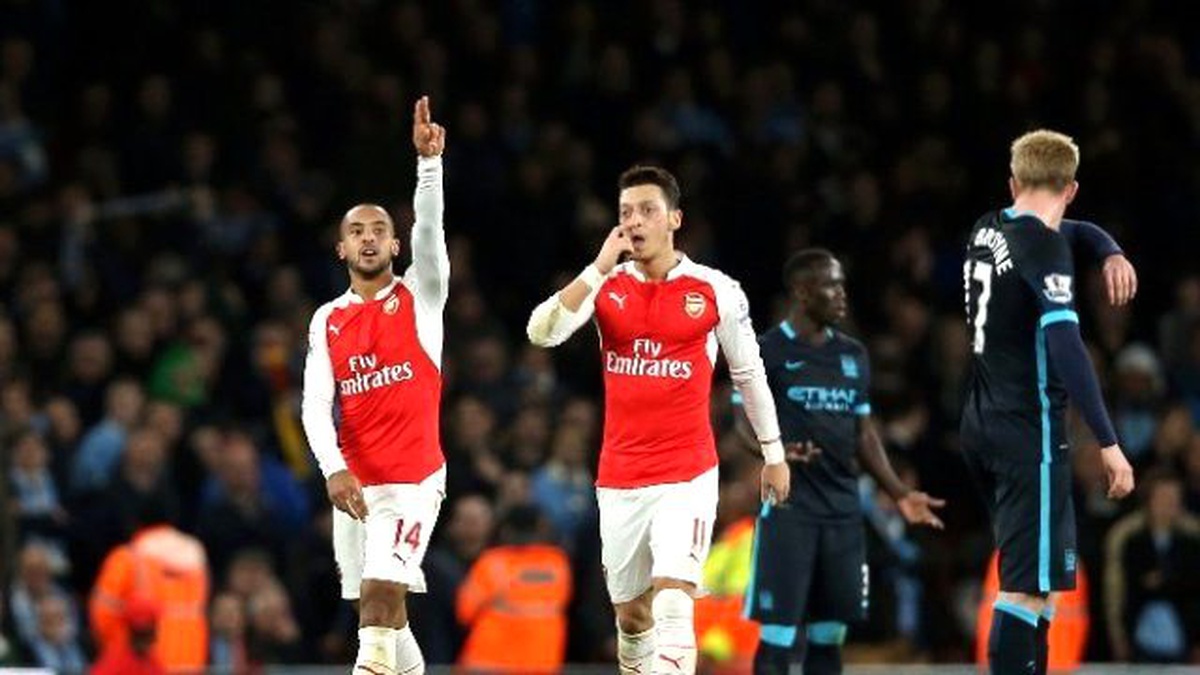 Arsenal - Manchester Cıty Maçına Mesut Özil Damgası