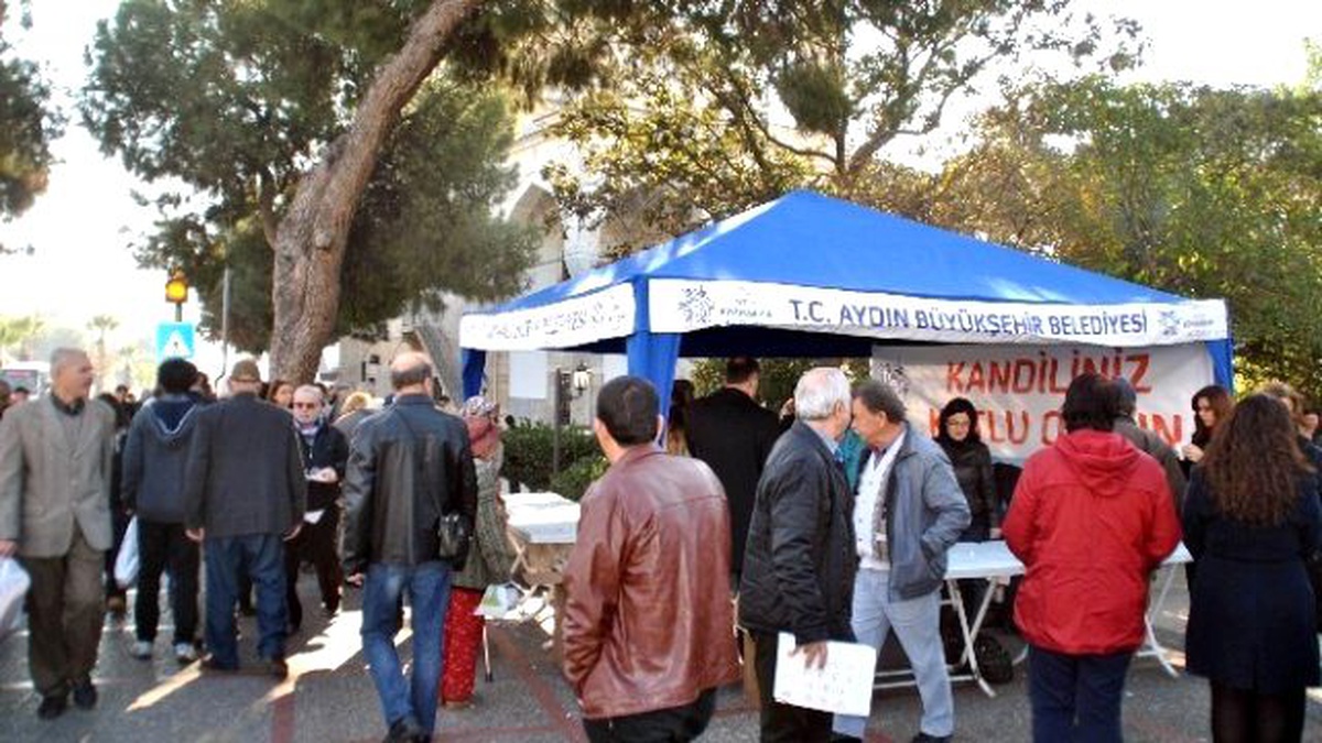 Aydın Büyükşehir Mevlid Kandili Nedeniyle Hayır Dağıttı