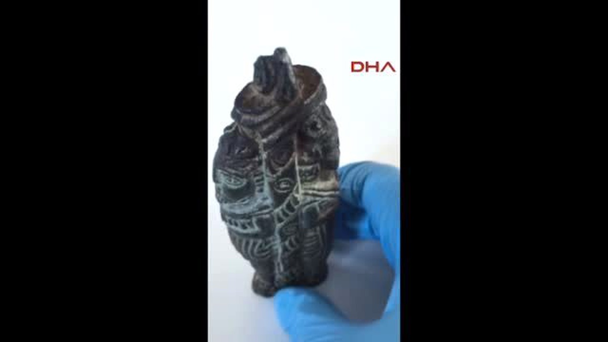 Balıkesir 4 Bin Yıllık \'Sadakat Heykelciği\' ile Yakalanınca Gözaltına Alındı
