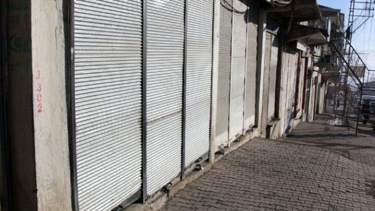 Başkale\'de Kepenkler Açılmadı
