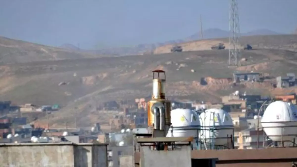 Cizre ve Silopi\'den Şiddetli Patlama ve Silah Sesleri Geliyor