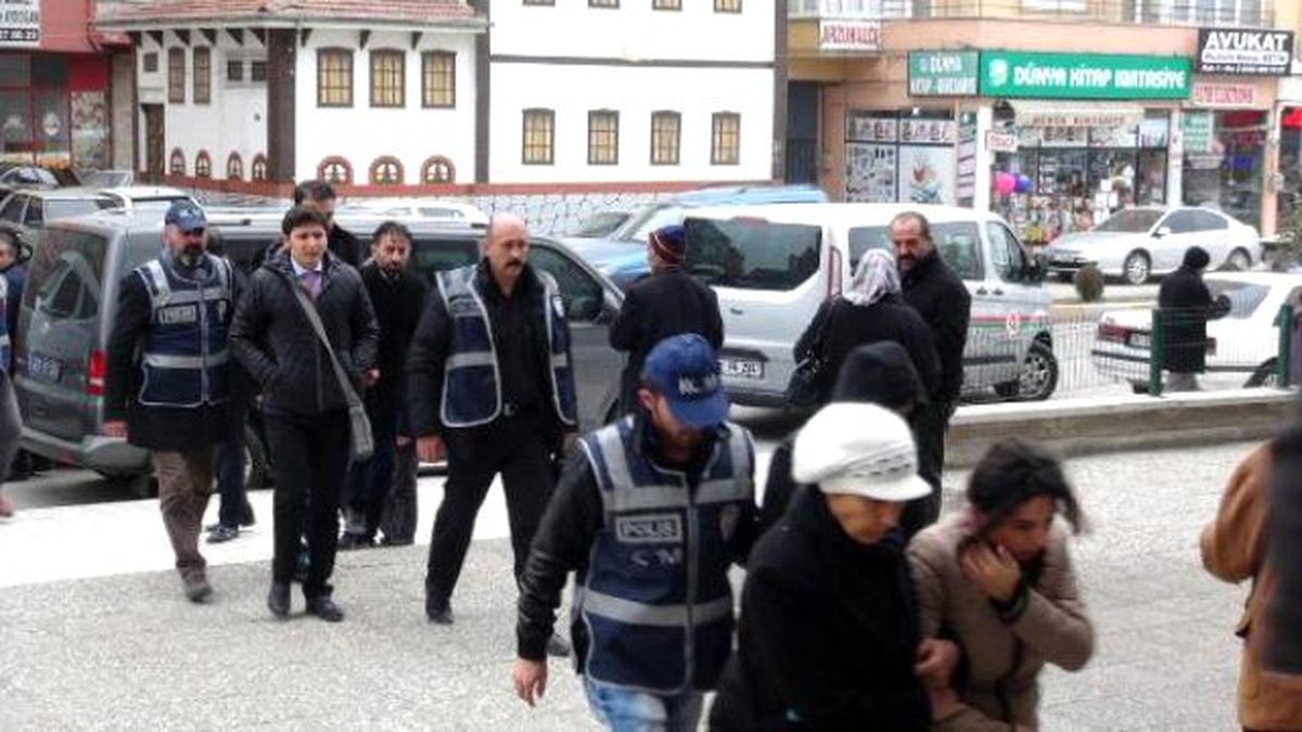 Çorum\'da Estetik Operasyon: 4\'ü Doktor 7 Gözaltı