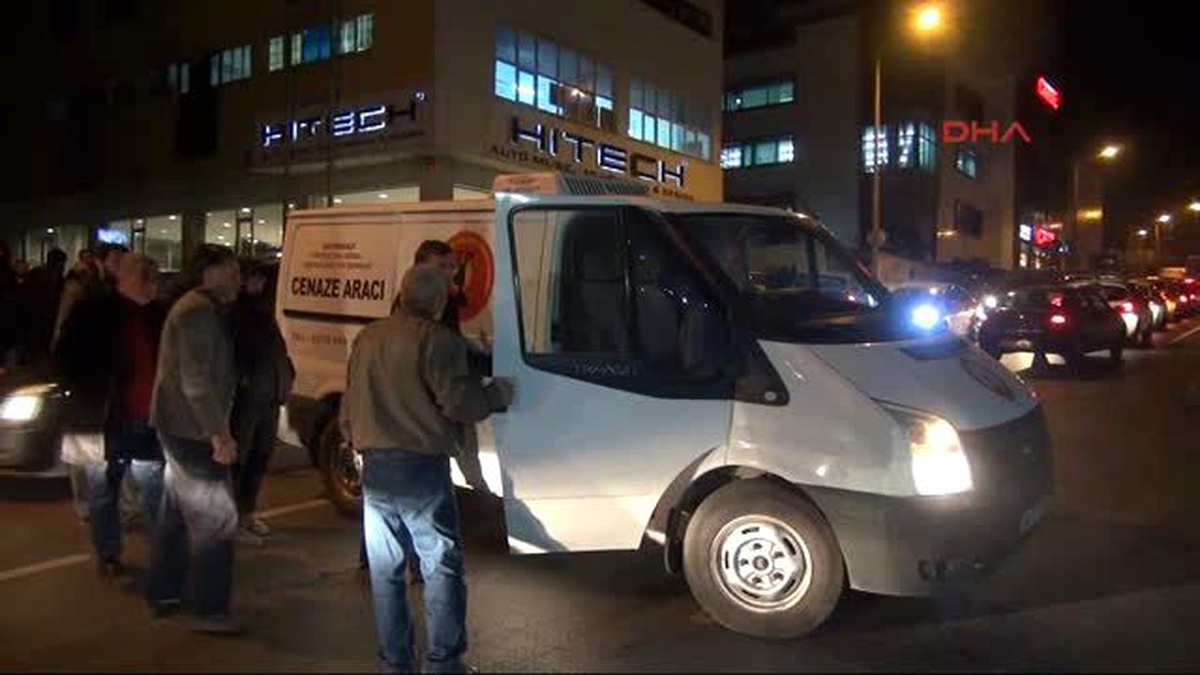 Gaziosmanpaşa\'daki Operasyon Ölen 2 Kadının Cenazesi Adli Tıp\'tan Alındı