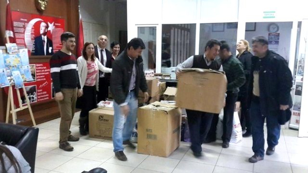 Gediz Halk Eğitimi Merkezi\'nden Bayırbucak Türkmenlerine Yardım