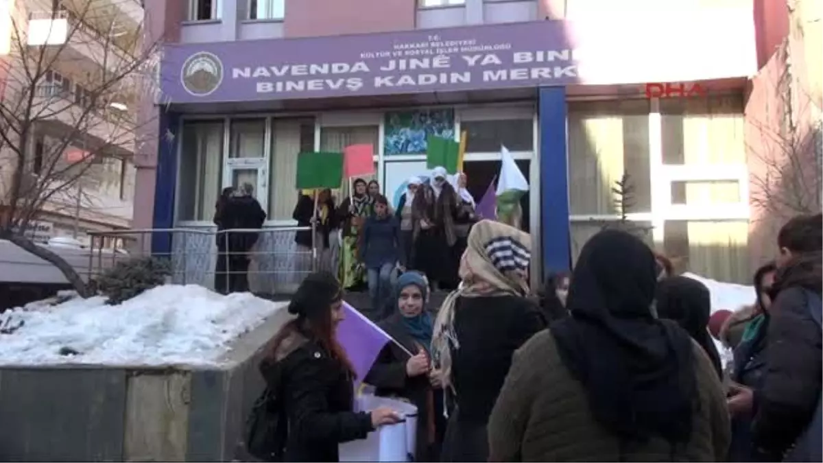 Hakkari\'de Kadınlar Şiddeti Protesto Etti