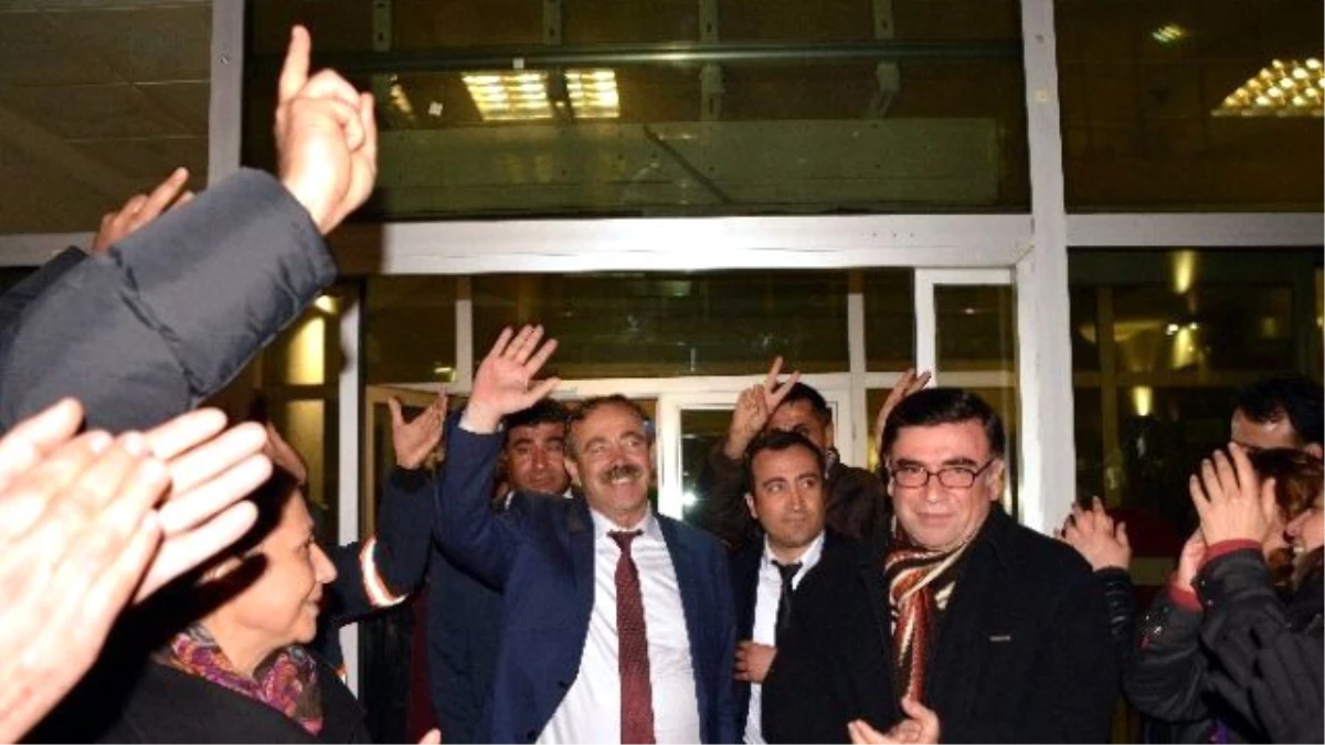 Hdp\'li Belediye Başkanı Türk\'ten Operasyon Açıklaması