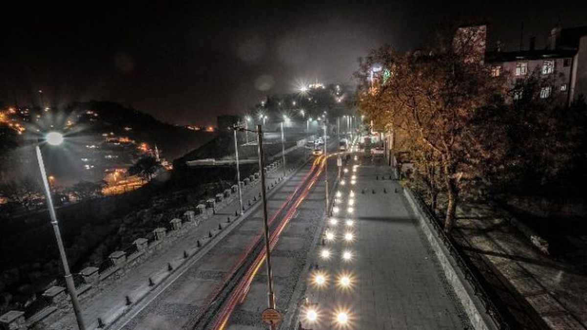Hisar Park Caddesi\'ne Taban Aydınlatması