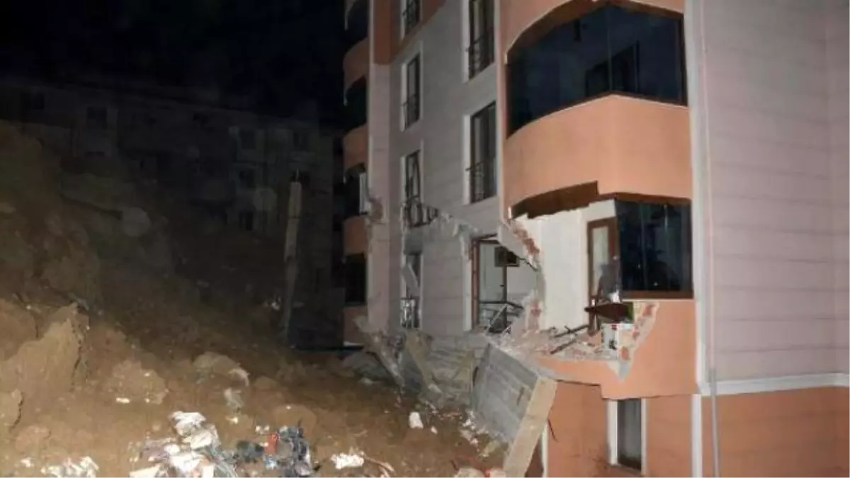 İstinat Duvarı Apartmanın Üzerine Çöktü