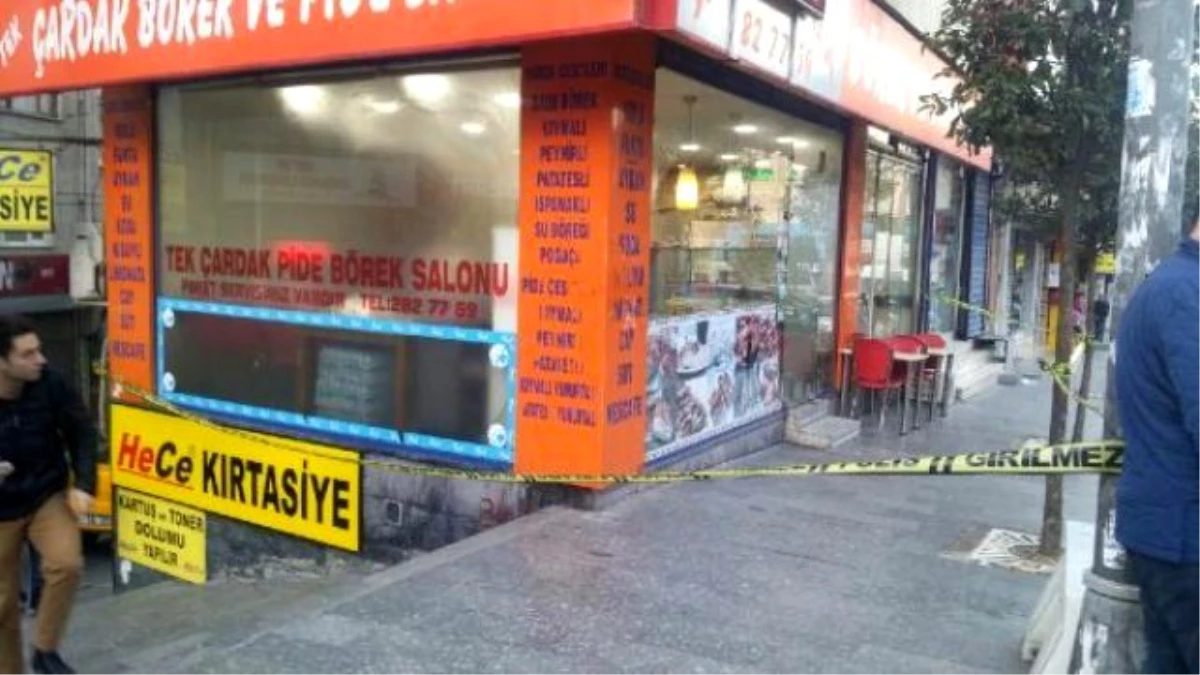 Kağıthane\'de Börekçide Kavga: 2 Taksici Bıçaklanarak Öldürüldü