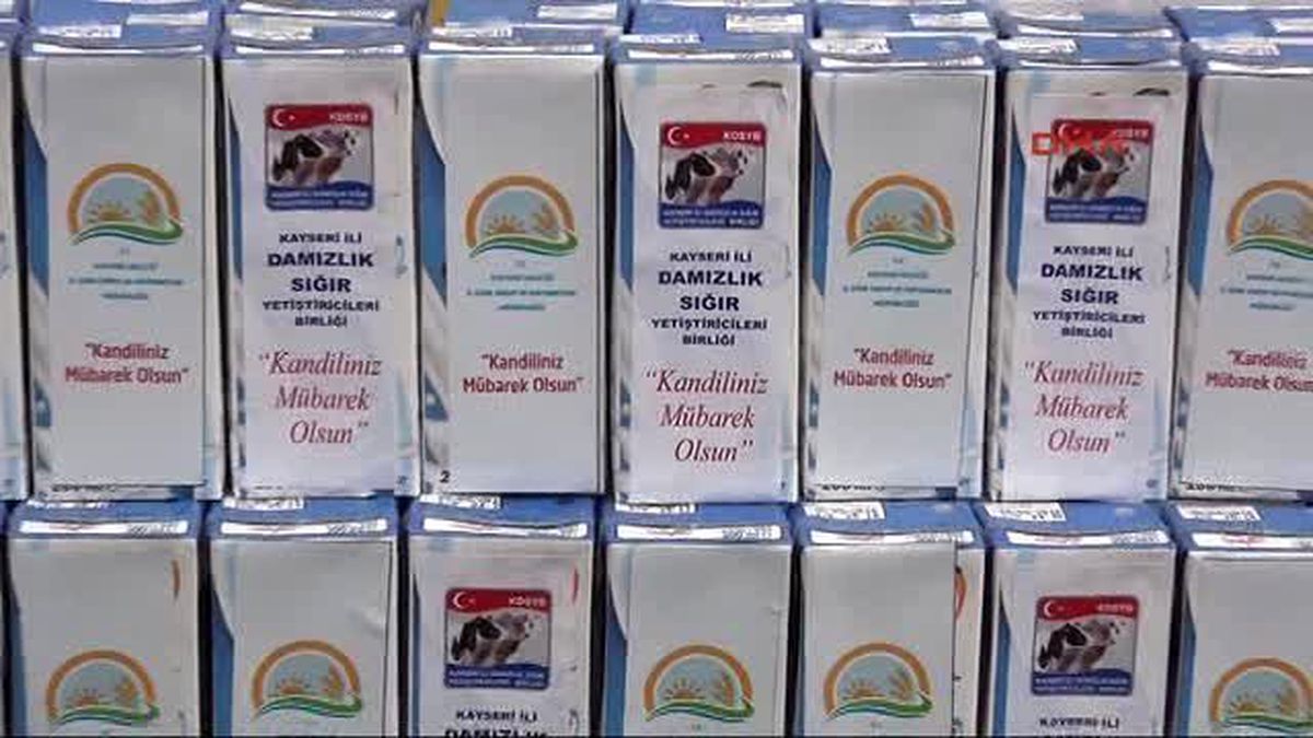 Kayseri Camide Kandil Sütü Dağıtıldı