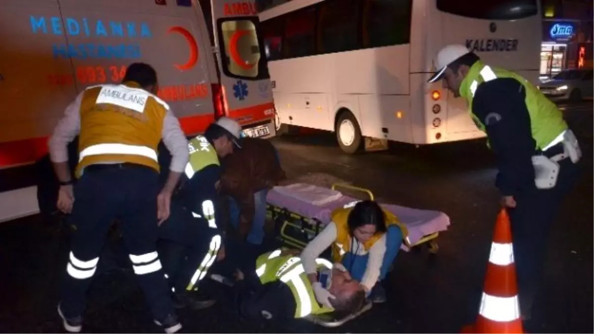 Kendisini Durdurmak İsteyen Polise Çarptı, Kaçtı