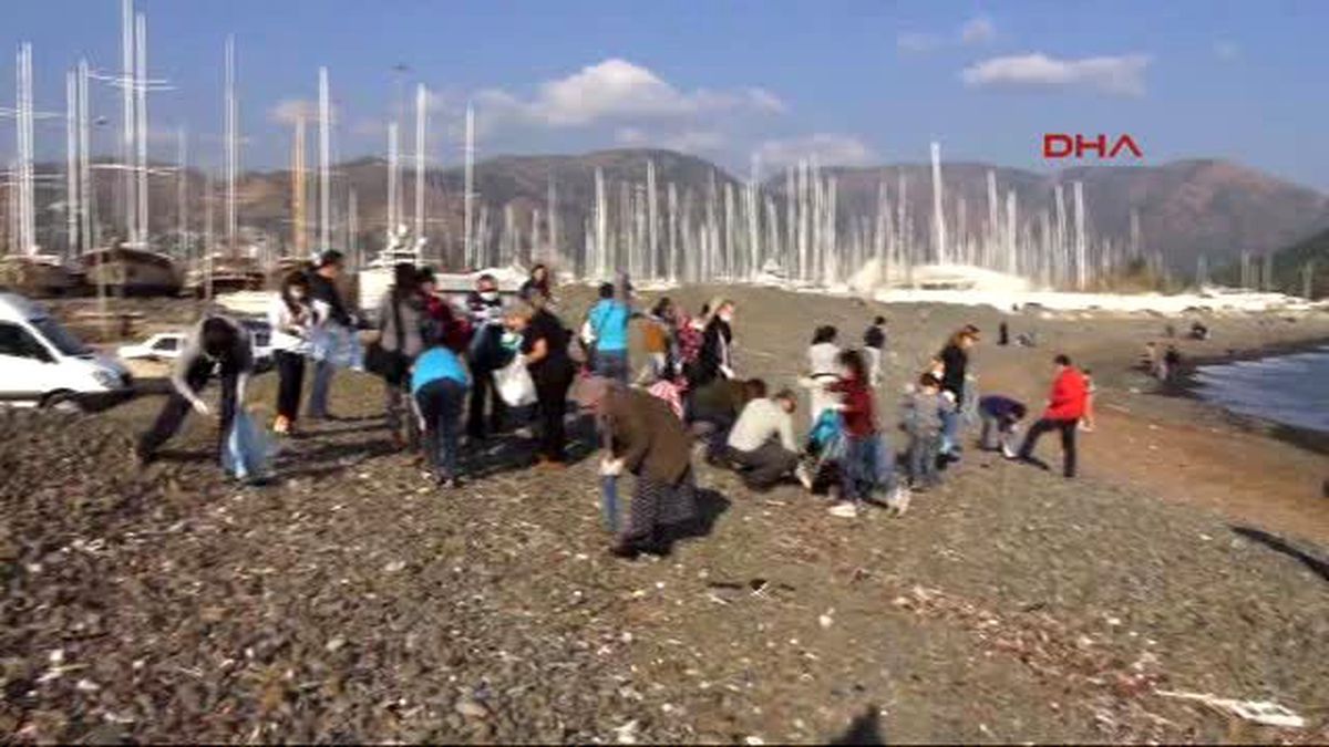 Marmaris - Sahilde Tıbbi Atık Tehlikesi