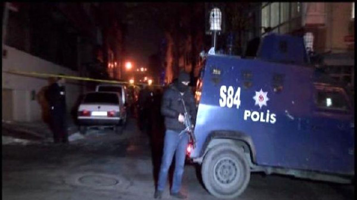 Hücre Evinde Çatışma: 2 Terörist Öldürüldü, 4 Polis Hafif Yaralı