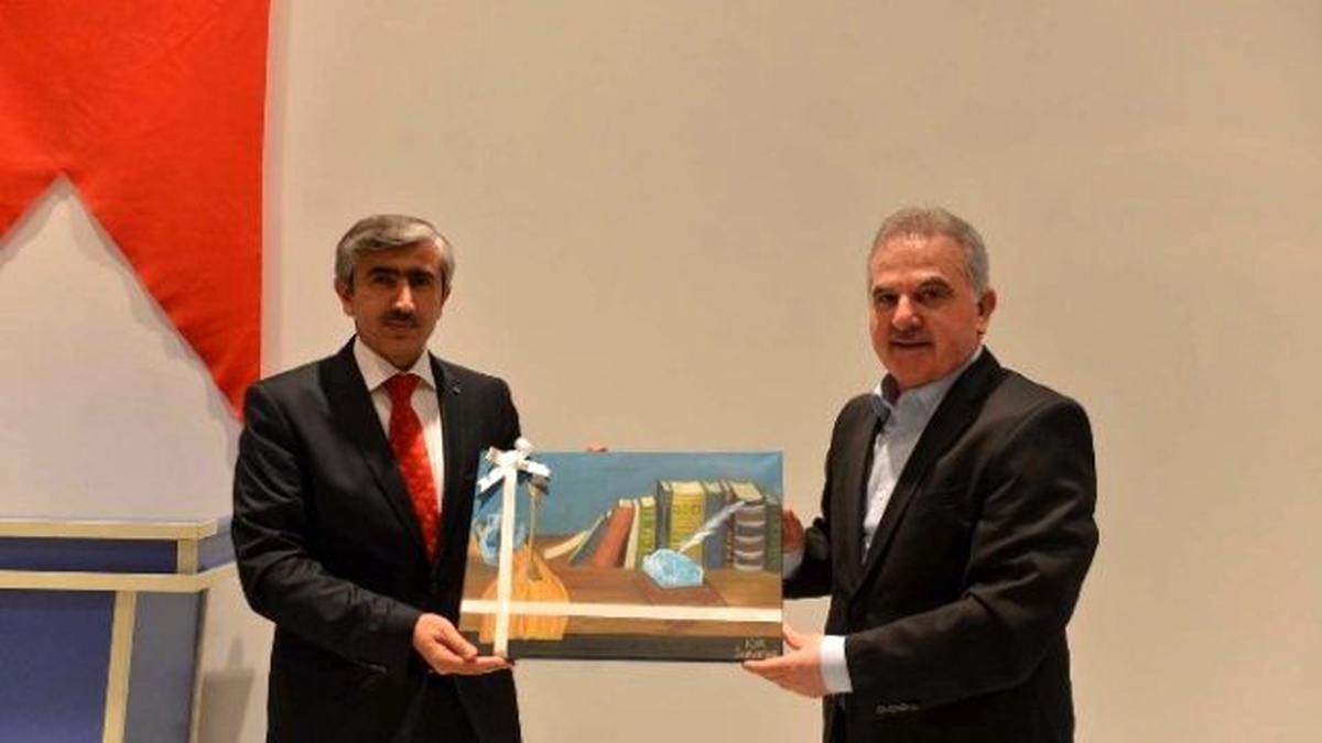 Rektör Elmas Yurtları Ziyaret Etti