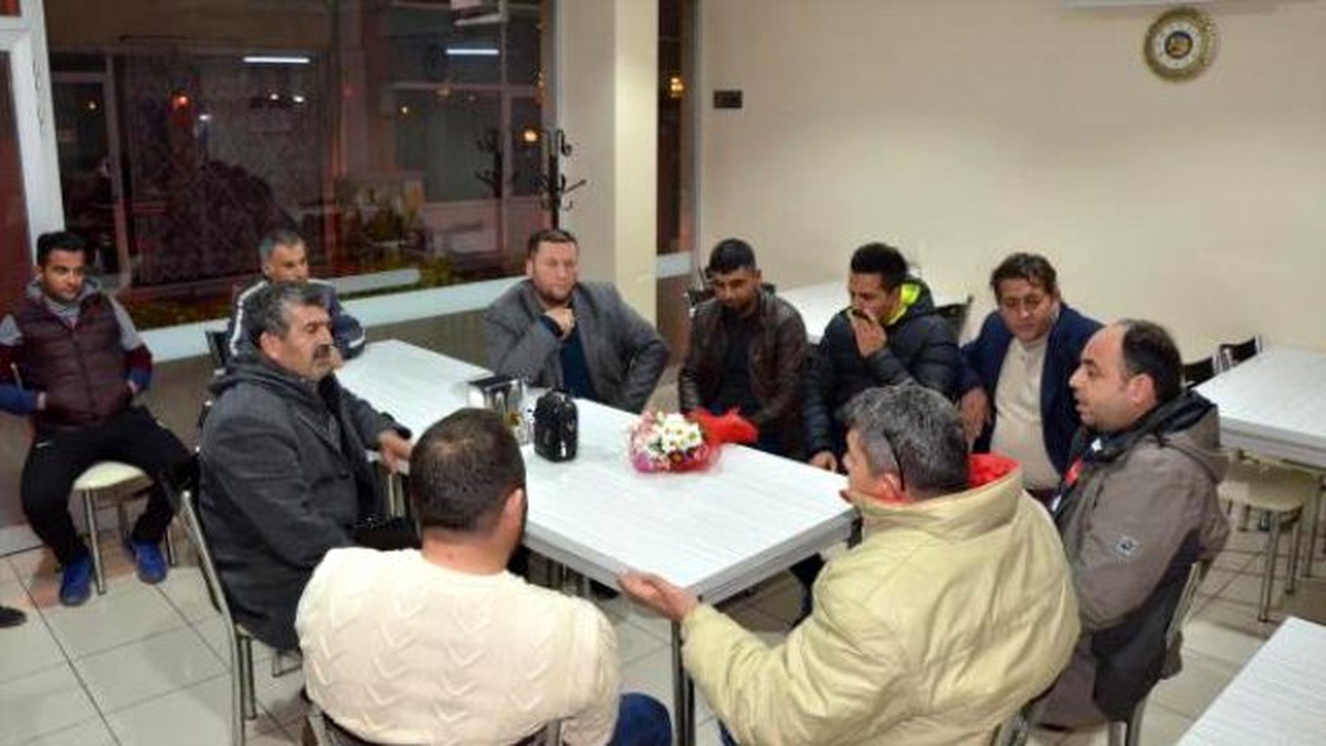 Sahada Kıvranırken Yüzüne Tekme Atılan Futbolcuya Çiçekli Geçmiş Olsun Ziyareti