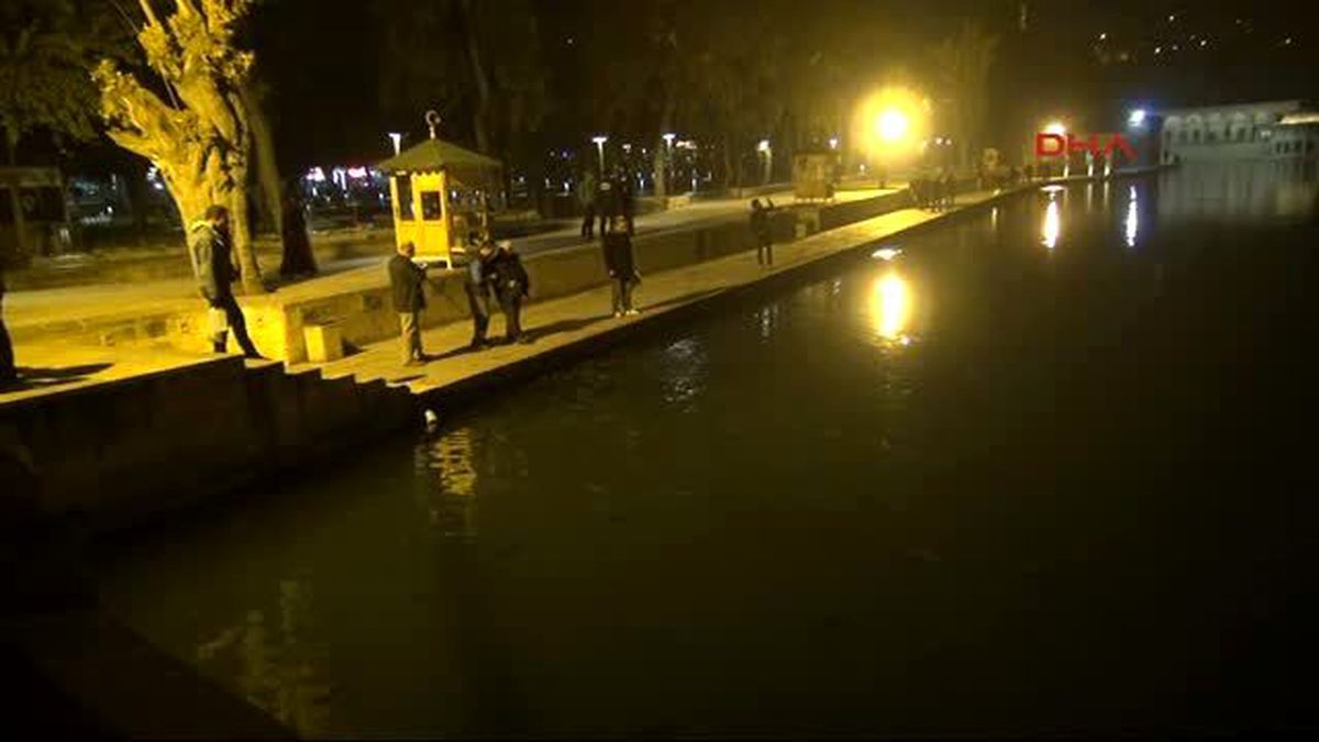 Şanlıurfa\'da Mevlit Kandili?nde Camiler Doldu