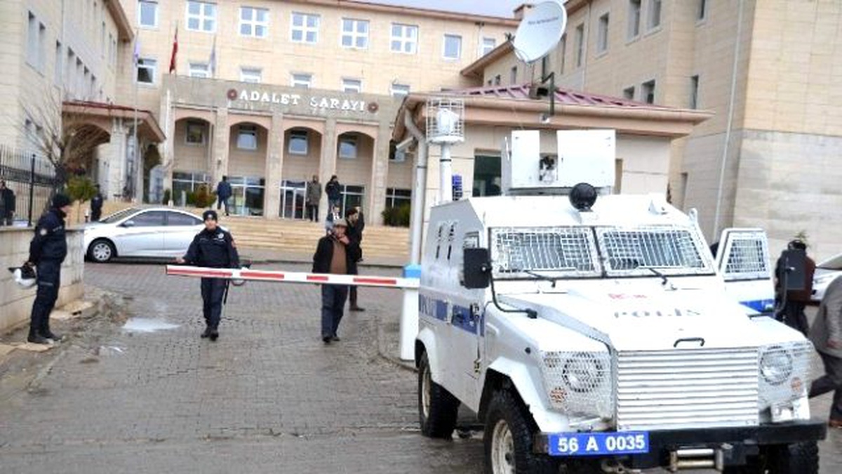 Siirt\'te PKK\'nın Dağ Kadrosuna Eleman Kazandıran 2 Kişi Tutuklandı