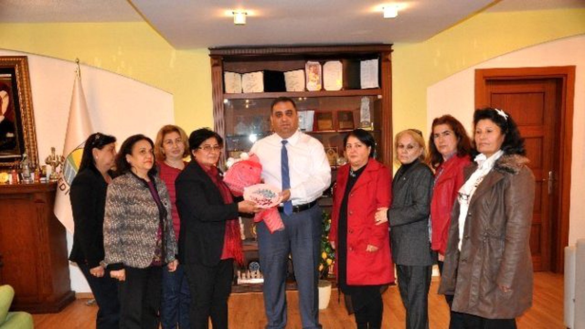 Tarsus Kadınlar Derneği\'nden ve Tasobder\'den Başkan Can\'a Ziyaret