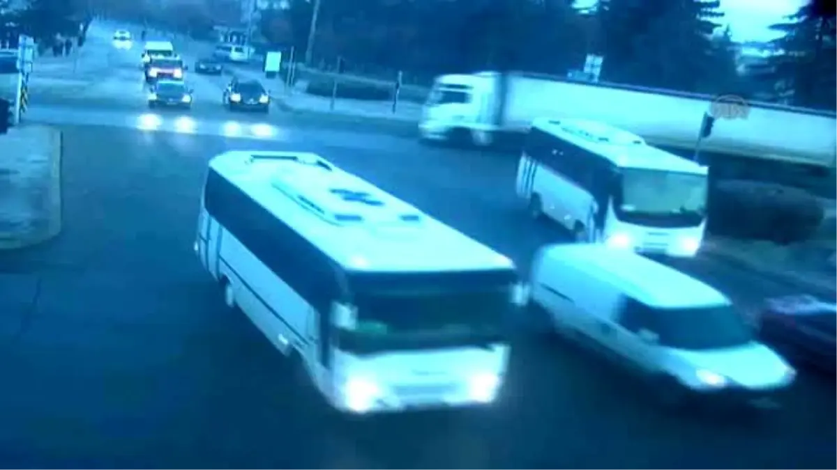 Trafik Kazaları Mobese Kameralarına Yansıdı