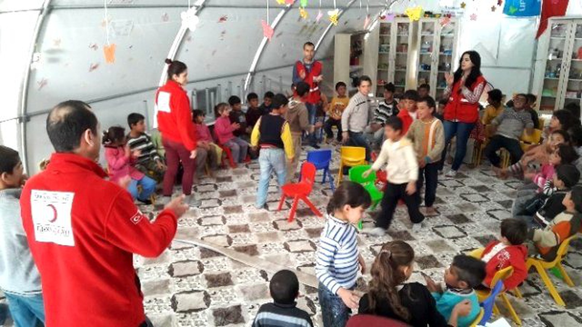 Türk Kızılayı\'ndan Suriye\'li Çocuklara Psikolojik Destek