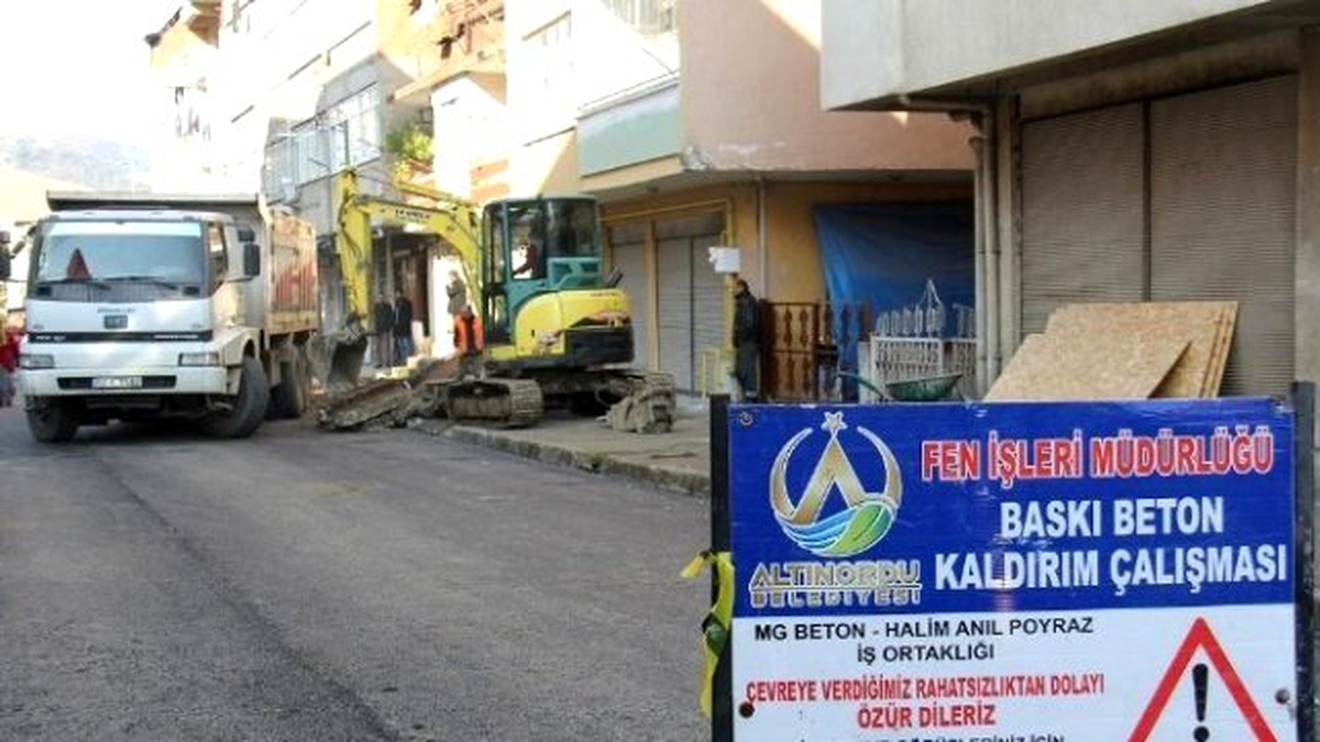 Altınordu\'da Baskı Beton Kaldırım Çalışmaları
