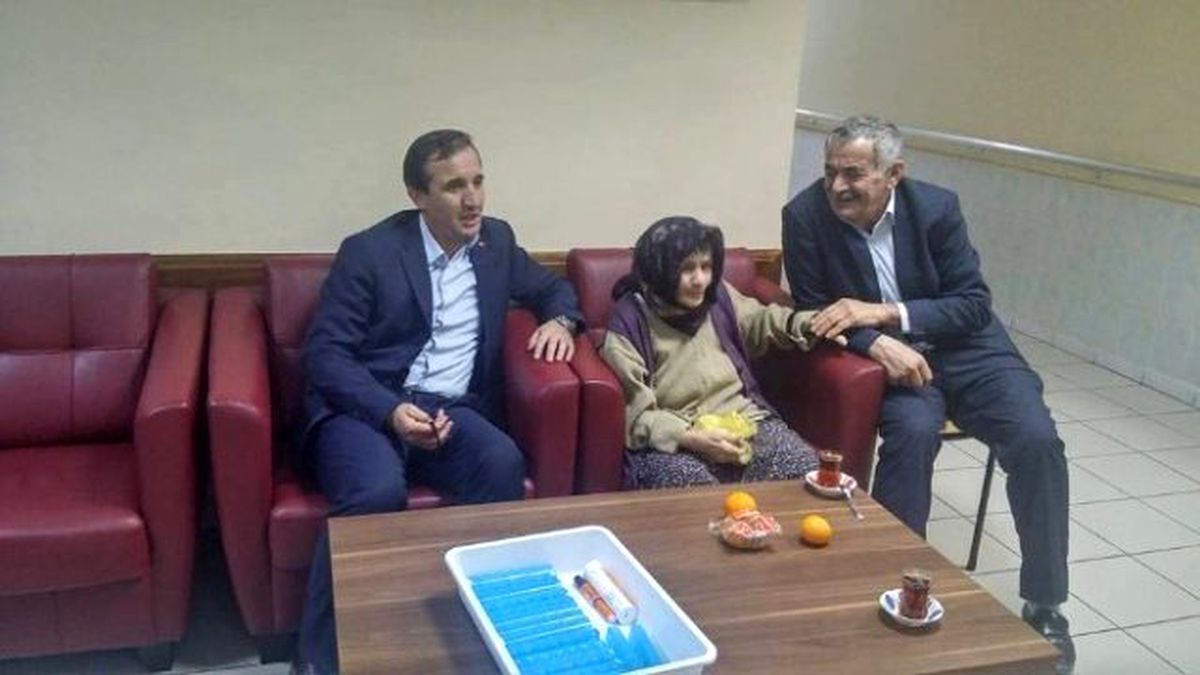 Başkan Uçar, Evi Yanan Şehit Annesi Zefure Bakırcı\'yı Huzurevinde Ziyaret Etti