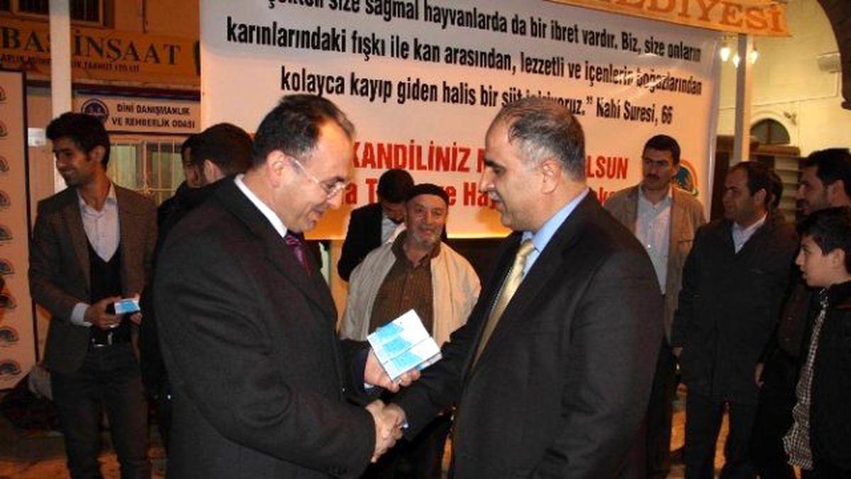 Camide Süt Dağıtıldı