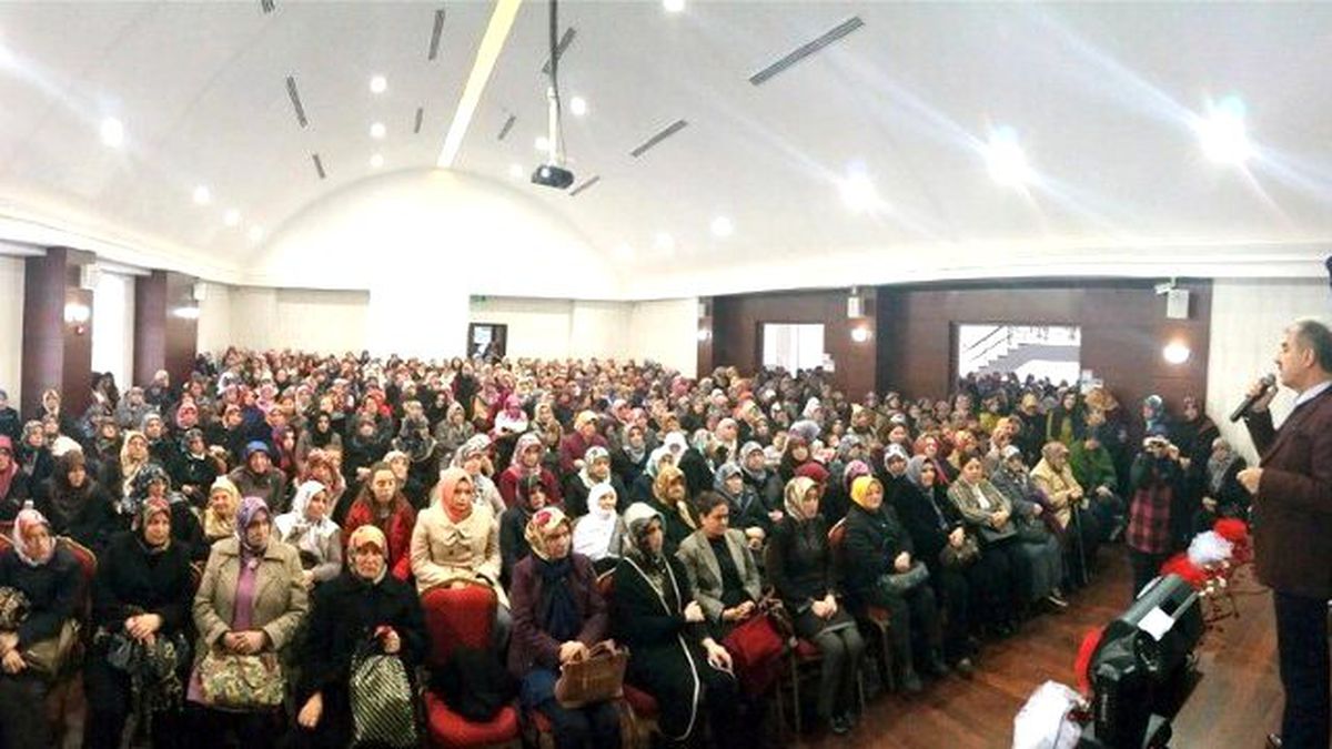 Çankırı\'da 700 Kadın Mevlit Kandili İçin Bir Araya Geldi