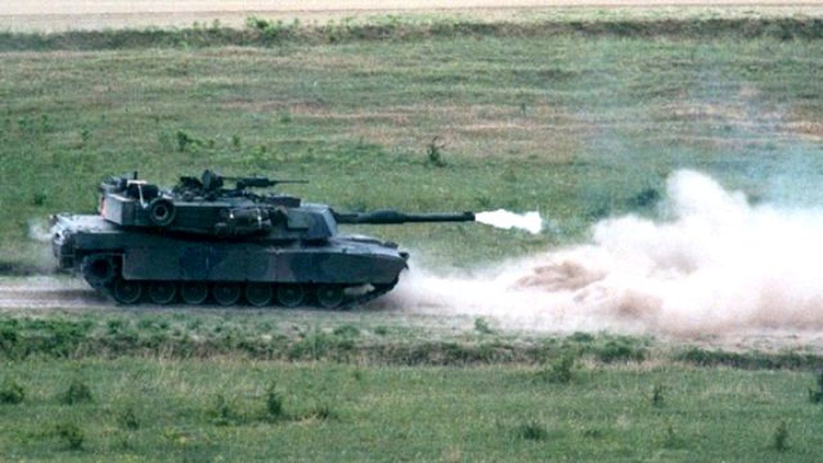 Cizre'de Barikatlar Tank Atışlarıyla Yıkılıyor