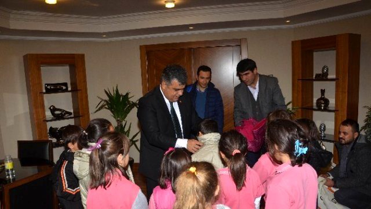 Ereğli Belediyesi\'nden Öğrencilere Kışlık Kıyafet