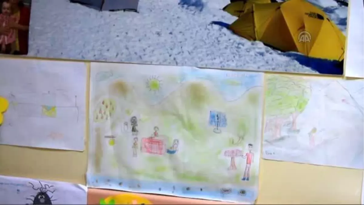 Hastaların Yaptığı Resimler Duvarları Süslüyor