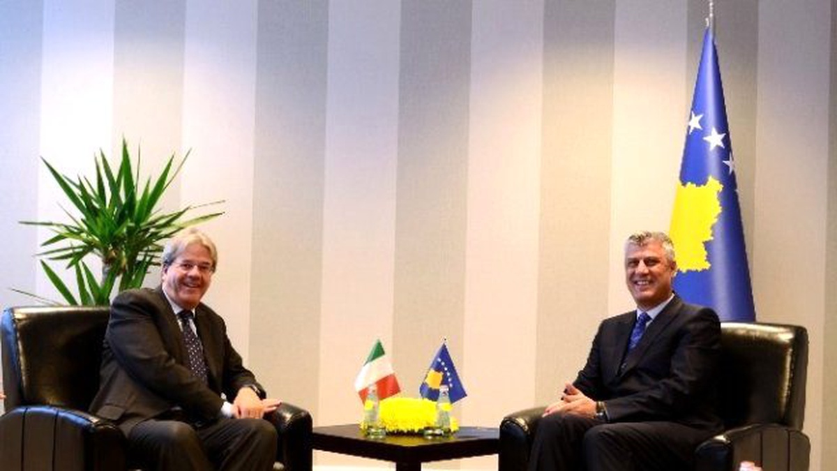 İtalya Dışişleri Bakanı Gentiloni Kosova\'da