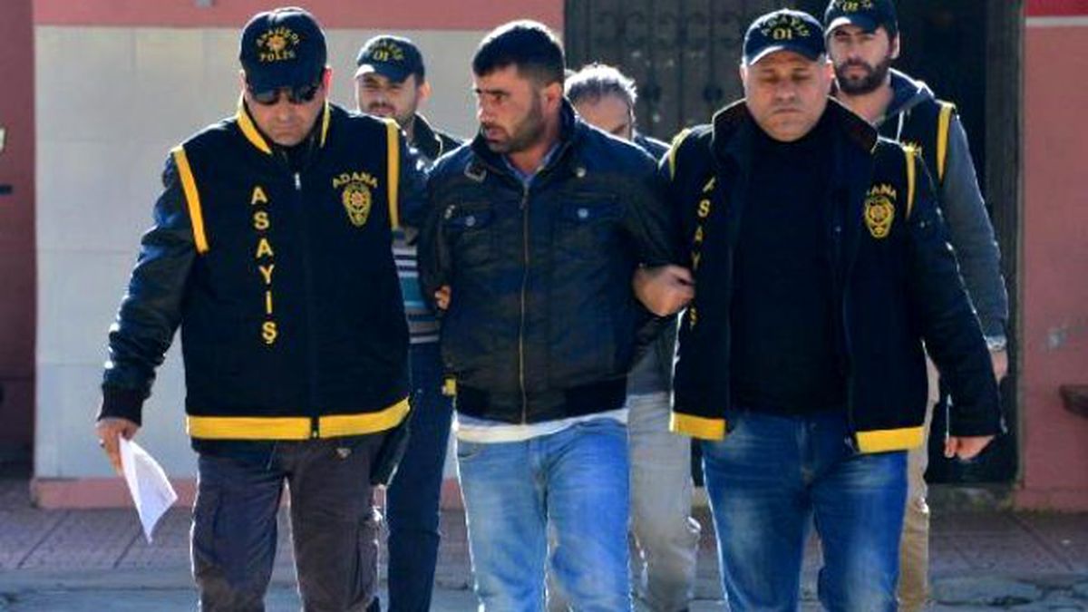 Kendini Arayan Polislere Yardımcı Olmak İsterken Yakalandı