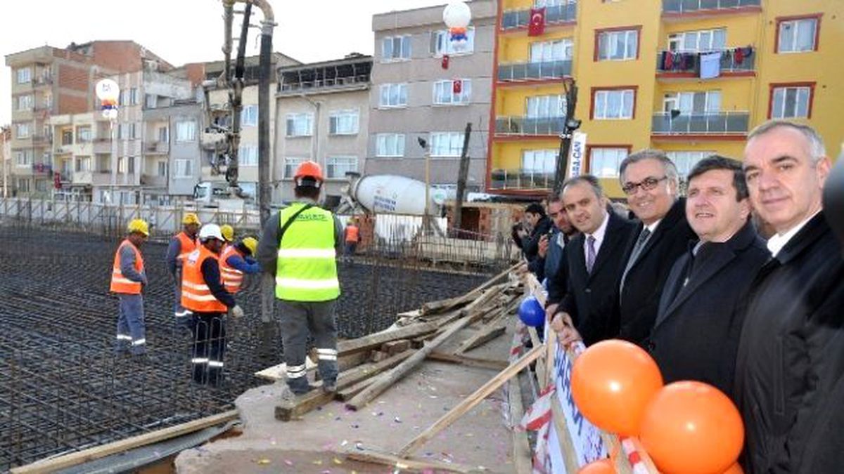 Köylü Pazarı ve Katlı Otoparkın Temeli Atıldı
