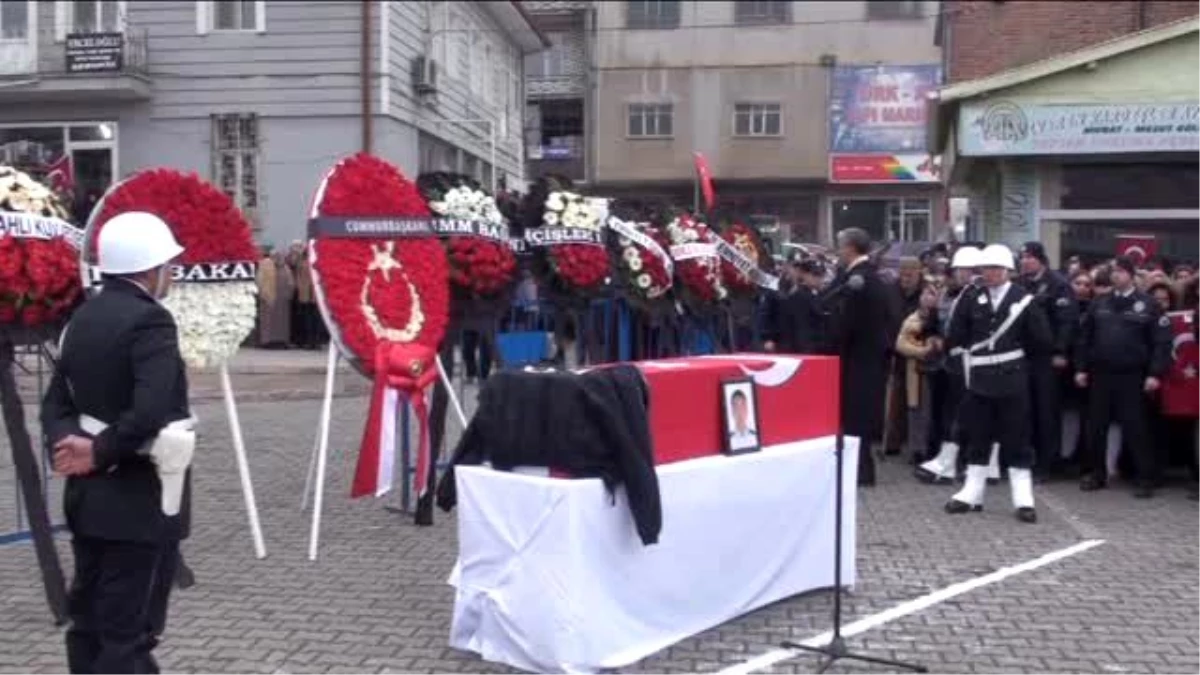Şehit Polis Memuru Ünaldı\'nın Cenazesi Defnedildi