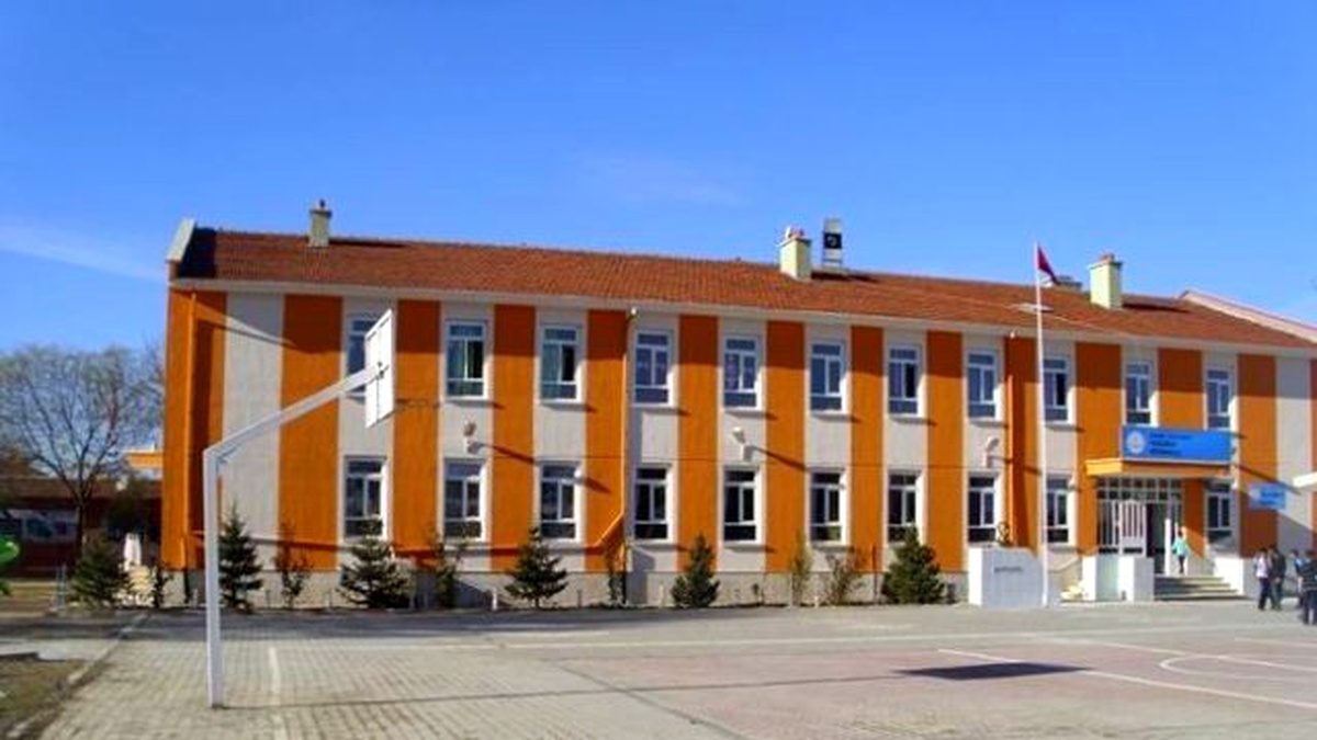 Tuzlukçu Okulları Yenilendi