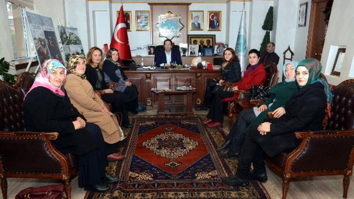 Ak Kadınlardan Başkan Yazgı\'ya Ziyaret