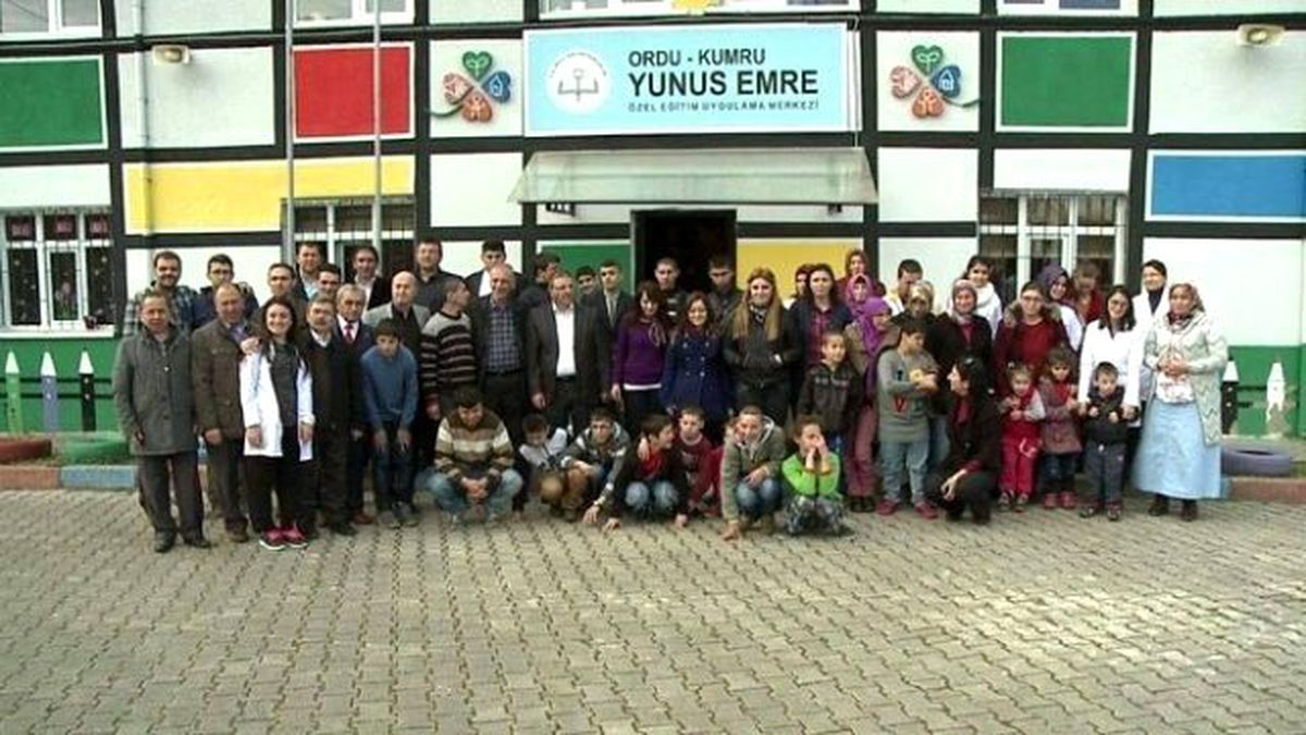 AK Parti\'den Kumru\'da 30 Çocuğa Giyim Yardımı