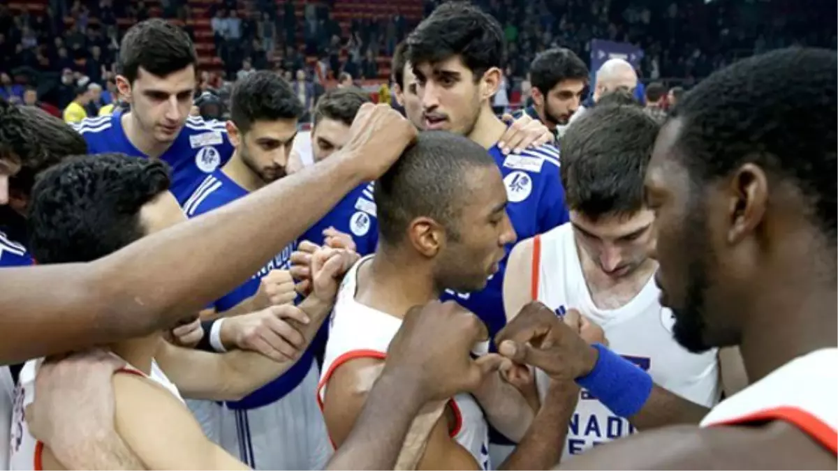 Anadolu Efes, Fenerbahçe\'yi 93-84 Yendi